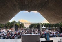 Miles de fieles acuden a la Basílica previo al Día de la Virgen de la Altagracia